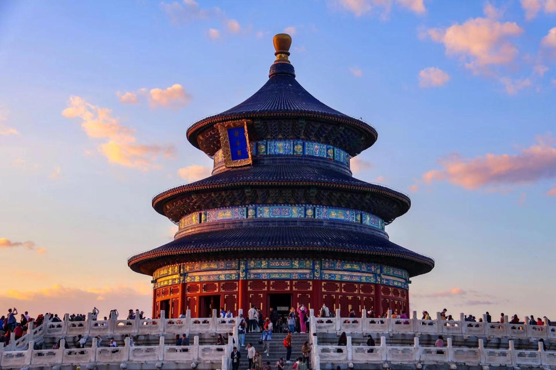 East Sacred Hotel ᴸᴱo---Foreign Accept---Tourism Service English-Speaking 丨 Near Tiananmen Forbidden City丨very Close To Metro Zhangzizhong And Beixinqiao 丨european Foot Ball English丨free Advance Tickets And Laundry Drying Service Coffee Snacks Peking Exterior foto