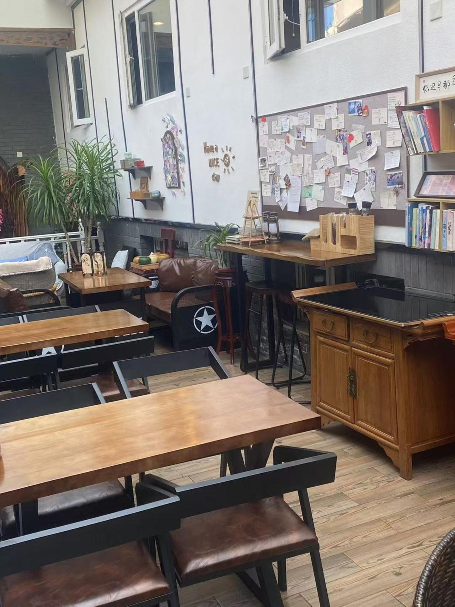 East Sacred Hotel ᴸᴱo---Foreign Accept---Tourism Service English-Speaking 丨 Near Tiananmen Forbidden City丨very Close To Metro Zhangzizhong And Beixinqiao 丨european Foot Ball English丨free Advance Tickets And Laundry Drying Service Coffee Snacks Peking Exterior foto